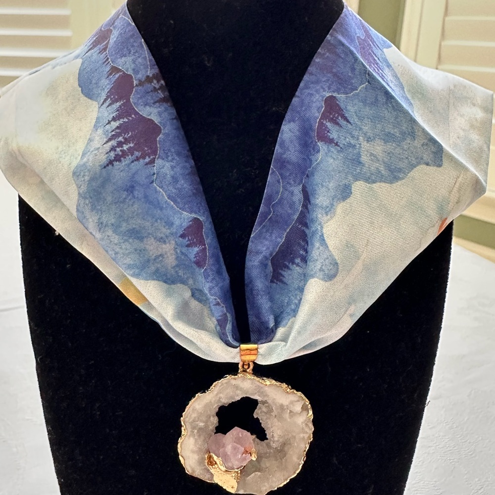 Blue and White Scarf necklace with Geode Pendant